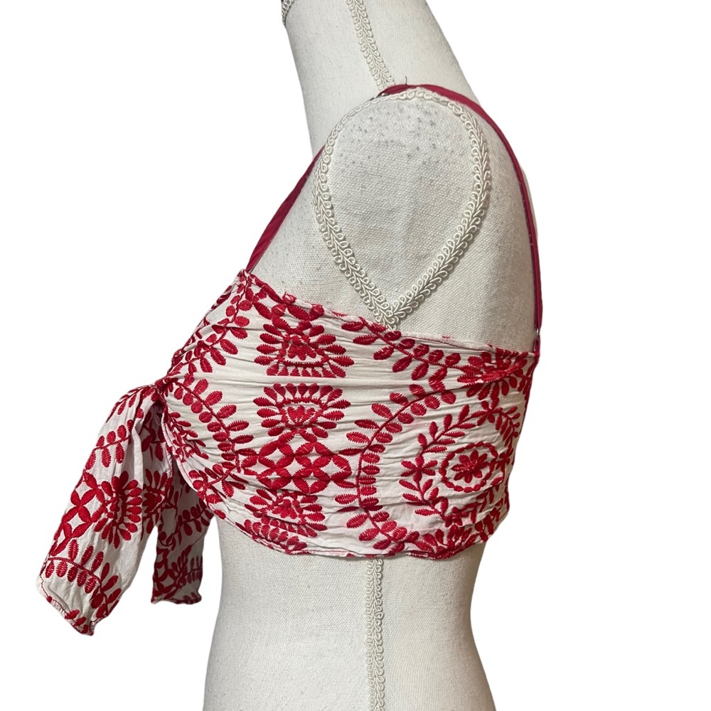 Gorgeous red embroidered tie front crop tank - Picture 2 of 4
